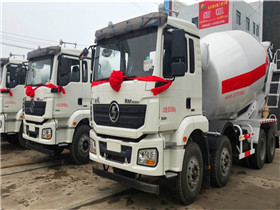 陜汽輕量化攪拌車(chē)圖片
