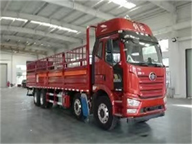 解放前四后八瓶氣?瓶運(yùn)輸車
