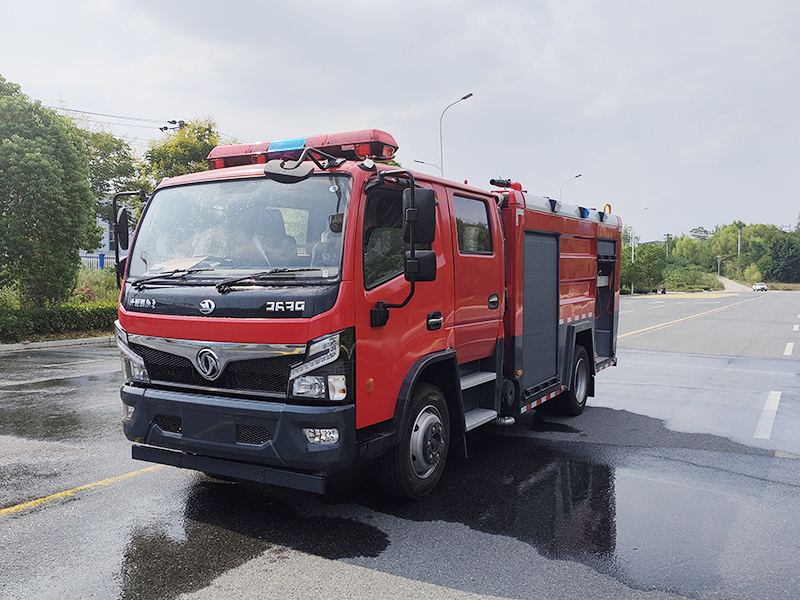 東風(fēng)5噸 泡沫消防車(chē)